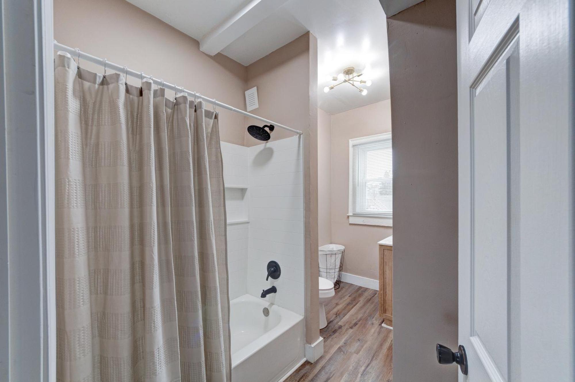 Prime 2Br Gem, Near Convention Hub! Lägenhet Indianapolis Exteriör bild